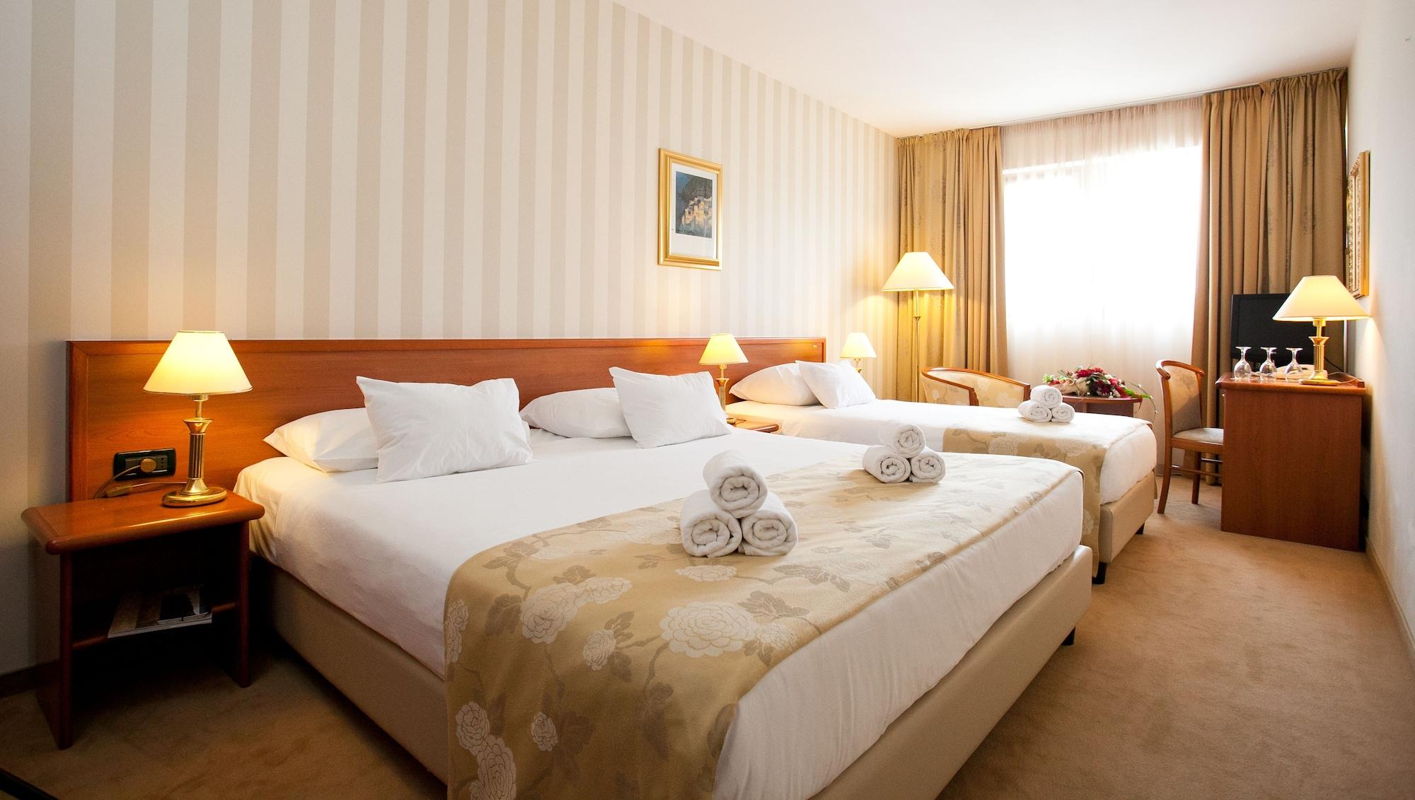 Globo Hotel 4*